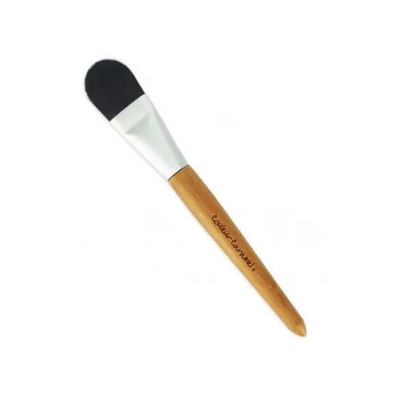 Jag Couture London - New York Couleur Caramel Foundation Brush 04