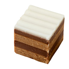 Almond Hazelnut - elegant layers of almond and hazelnut chocolate 11.6g - 120 pcs