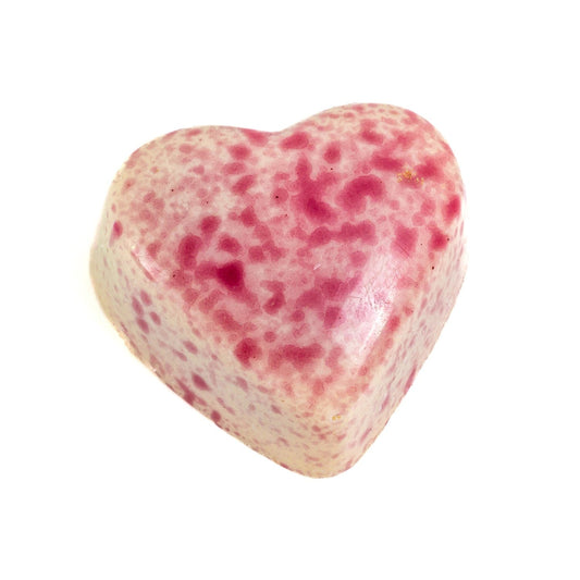 Jag Couture London - New York Blushed Heart - white chocolate filled with passion fruit ganache 14g